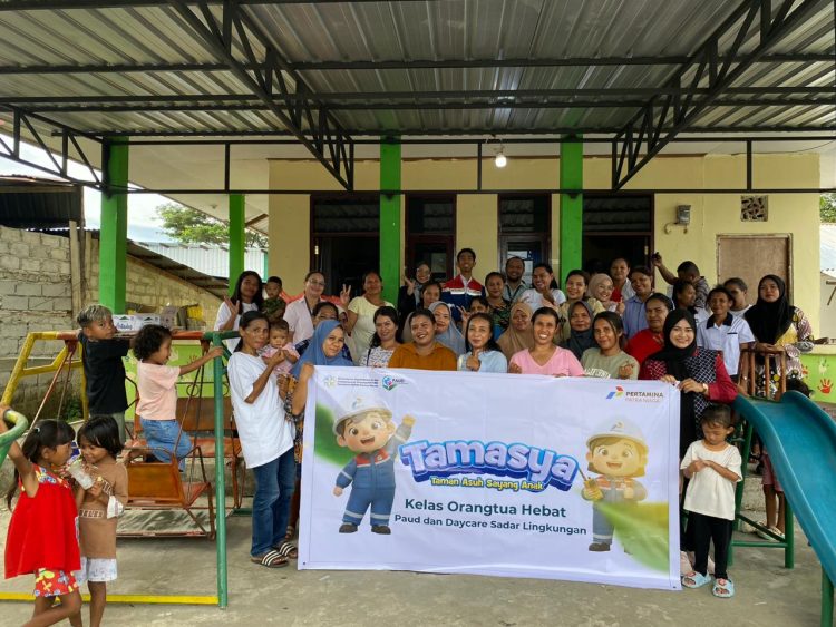 Pertamina Patra Niaga melalui Aviation Fuel Terminal (AFT) Pattimura terus berkomitmen untuk berkontribusi dalam pengembangan sumber daya manusia bersama BKKBN Provinsi Maluku dan PAUD Sadar Lingkungan melalui Program Tamasya atau Taman Asuh Sayang Anak, Sabtu (17/1/2026)