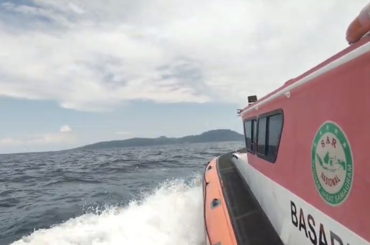 Tim SAR dikerahkan mencari seorang nelayan yang hilang di laut Desa Titawai, Kecamatan Nusalaut, Maluku Tengah, Minggu (18/1/2026)