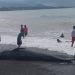 Gegerkan Warga, Anak Paus Terdampar di Pantai Desa Atiahu SBT